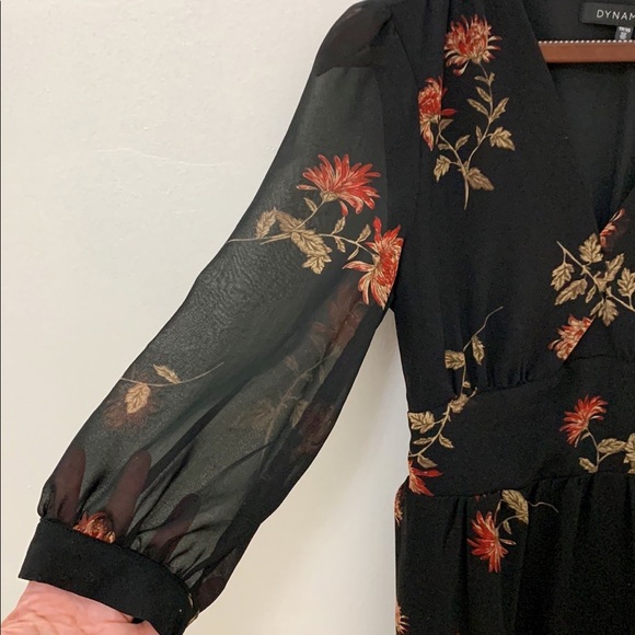 Dynamite Floral Midi Dress - Picture 3 of 9